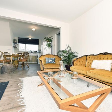 Sunny Seaside Sanctuary - Two Bedroom Apartment Brighton Exterior photo