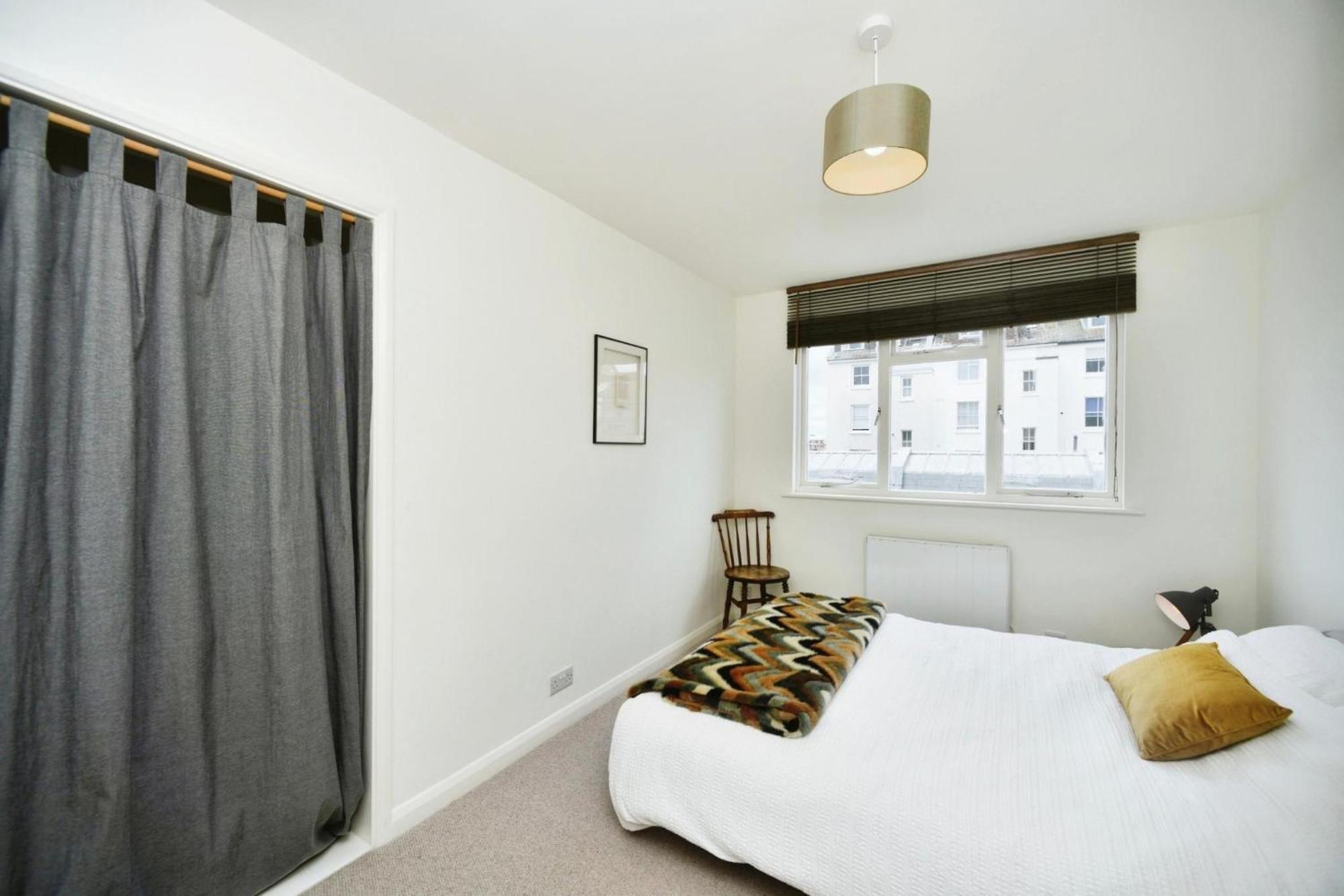 Sunny Seaside Sanctuary - Two Bedroom Apartment Brighton Exterior photo