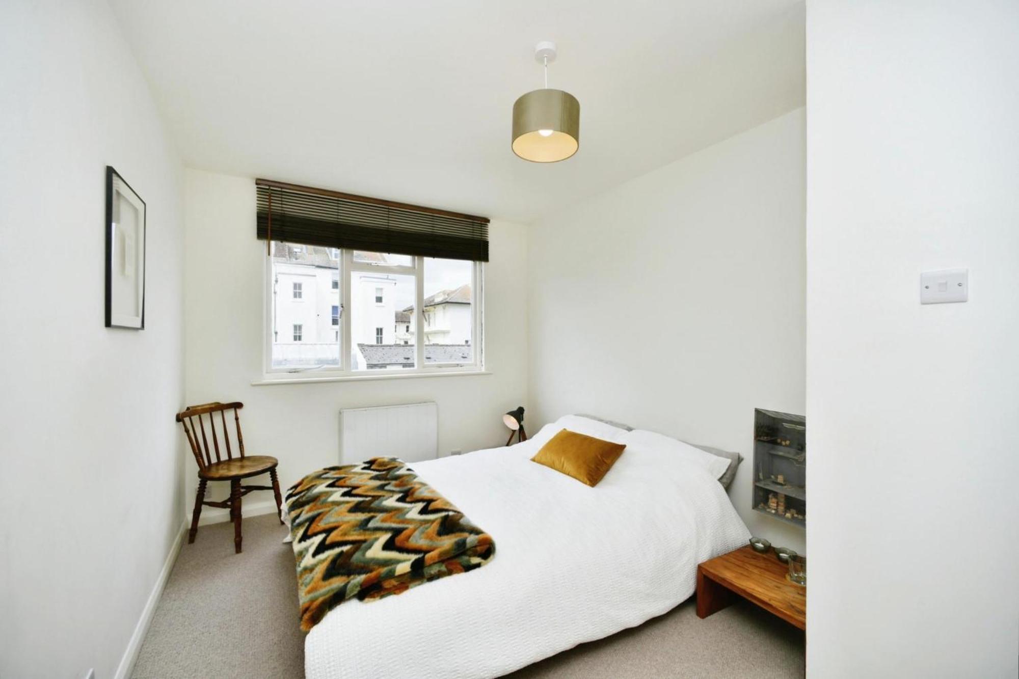 Sunny Seaside Sanctuary - Two Bedroom Apartment Brighton Exterior photo